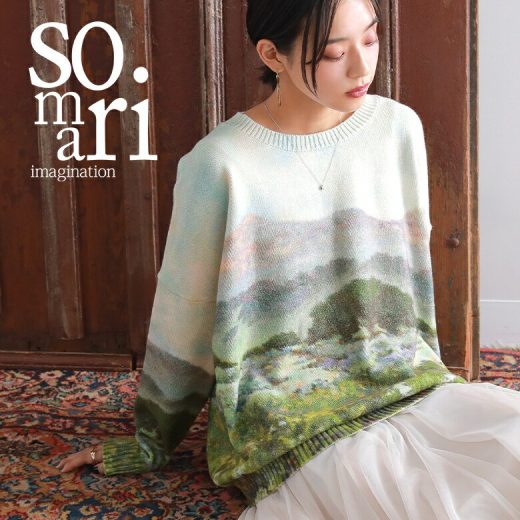 【40％OFF】【送料無料】『風景画風プリントニット』[somari imagination ニット レディース トップス セーター 綿100％ Uネック 長袖 ミドルゲージ 風景画 絵画 総柄 くすみカラー マルチカラー おしゃれ]◇【メール便不可】【20】