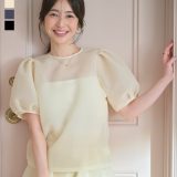 ≪2/23 新発売!! 10％OFFクーポンあり★2490円 送料無料≫ シアーダンボールパフスリーブブラウス [C7365] レディース 20代 30代 40代 春 ボリューム袖 透け感 シアーダンボールトップス アイボリー オフホワイト クリーム エクリュ ブルー ブラック 白 黒 【送料無料】