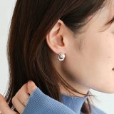 【全品送料無料】ピアス レディース アクセサリー イヤーアクセサリー フェイクパール シルバー スタッドピアス きれいめ 上品 シンプル 春 夏 秋 冬 オールシーズン◇※メール便可※【2】