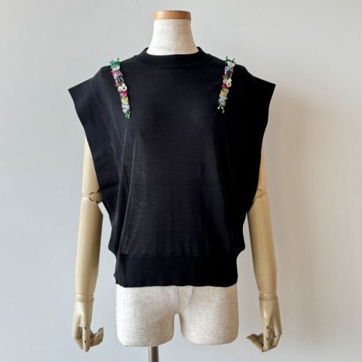 アルベロベロ(Alberobello)オレボレブラぶたさんビーズ刺繍 ニットプルオーバー（クロ）【2025 SPRING COLLECTION】送料無料