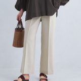UNITED ARROWS green label relaxing 【結論シリーズ】ニーハイフレアパンツ -マシンウォッシャブル- ユナイテッドアローズ グリーンレーベルリラクシング パンツ その他のパンツ イエロー ホワイト ベージュ ネイビー【送料無料】