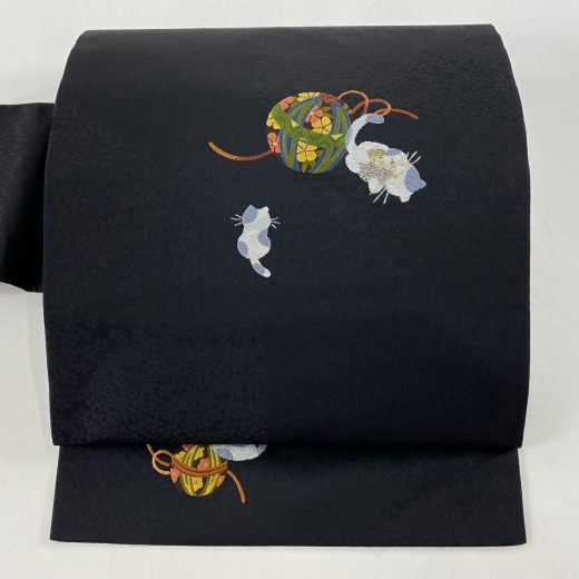 名古屋帯 美品 逸品 ねこ 手毬 金銀糸 黒 正絹 【中古】 msp30