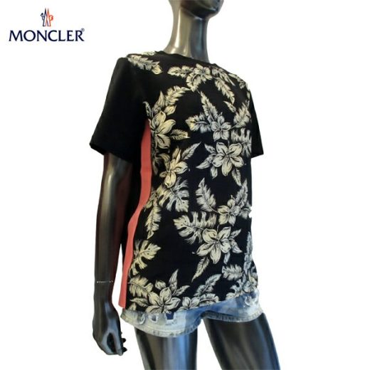モンクレール MONCLER レディース トップス Tシャツ 半袖 ロゴ ハイビスカス柄プリント・花柄 アーム部分ロゴワッペン付Tシャツ ブラック 黒 8079800 549QG 999 81S (R57900)【送料無料】【smtb-TK】