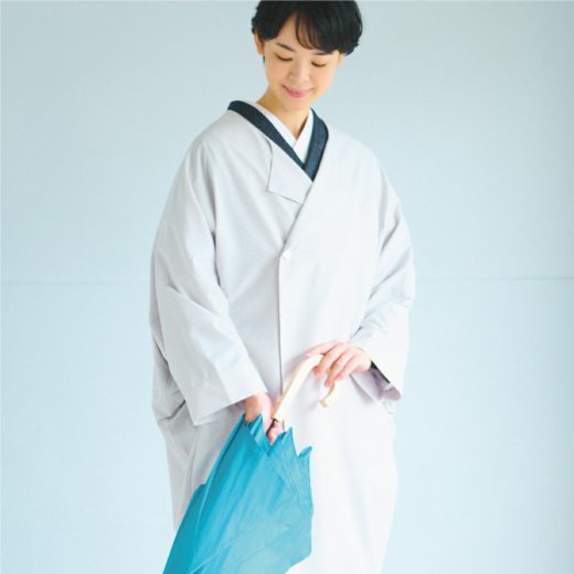 ★タイムセール15％OFF！6/19(木)10：00まで★＼5％OFFクーポン対象！／ダブルのはっ水で安心 着物 レインコート 　UVカット （上下セット/収納バッグ付き） ／グレー　スナップで着脱かんたん！