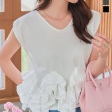 ≪7/31 新発売!!2990円 送料無料≫ フリル トップス [C7559] レディース 20代 30代 40代 Tシャツ ブラウス フリフリ レーヨン混 オフホワイト カーキ ブラック 白 黒 晩夏 ノースリーブ フレンチスリーブ Vネック ショート丈 上品 可愛い ママコーデ きれいめ【送料無料】