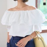 ≪7/28 新発売!!2990円 送料無料≫ ブラウス 半袖 トップス [C7608] レディース 20代 30代 40代 2way オフショル フリル ゴム スリット 布帛 シャツ シワになりにくい 白 ホワイト ベージュ ブラック 黒 上品 きれいめ 華やか 可愛い 大人可愛い 華奢見え【送料無料】