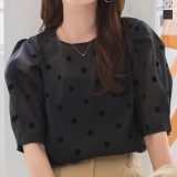 シアー ブラウス トップス 半袖 [C7618] レディース 20代 30代 40代 シャツ ドット 水玉 フロッキー ボタン シアー オフィス オフィスカジュアル OL 職場 仕事 白 黒 ホワイト グレー ブラック パフ タック 華奢見え 二の腕カバー 可愛い 大人可愛い お出かけ