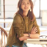 【ドラマ「明日はもっと いい日になる」着用】【SHIHOさん着用・洗える】ジオメトリックフラワーレースクロップド丈シャツ ブラウス 自由区 L ジユウク トップス シャツ・ブラウス グリーン ホワイト ブラウン【送料無料】[Rakuten Fashion]