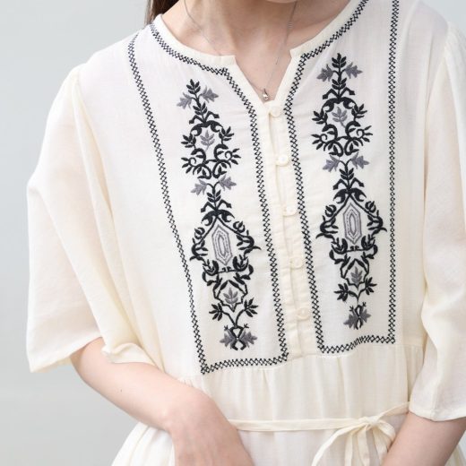 Bab 【低身長向けサイズあり】袖フレアーティアード刺繍ワンピース バブ / ブージュルード ワンピース・ドレス ワンピース ブラック ホワイト ベージュ【送料無料】