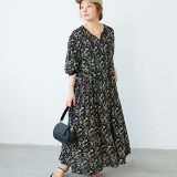 【SALE／10%OFF】le.coeur blanc フラワーモチーフスキッパーワンピース ルクールブラン ワンピース・ドレス その他のワンピース・ドレス ブラック ホワイト【送料無料】