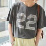 Spick & Span 《追加》AUTHEN / オーセン NUMBERING FLOCKY T-SHIRT スピックアンドスパン トップス カットソー・Tシャツ グレー イエロー【送料無料】